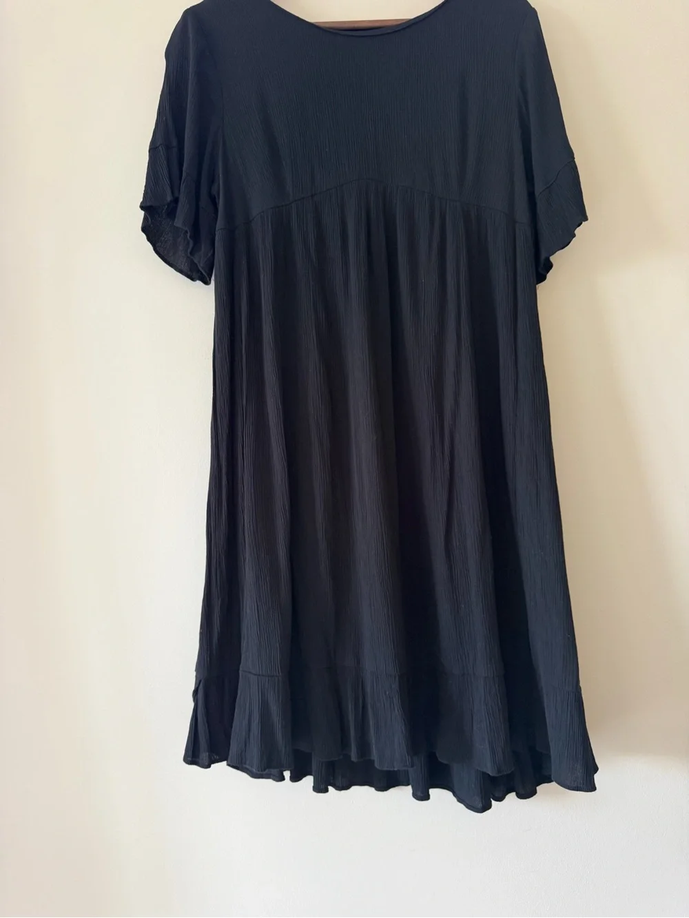 Isabel Maternity by Ingrid & Isabel Black Short-Sleeve Swing Tunic Midi Dress
